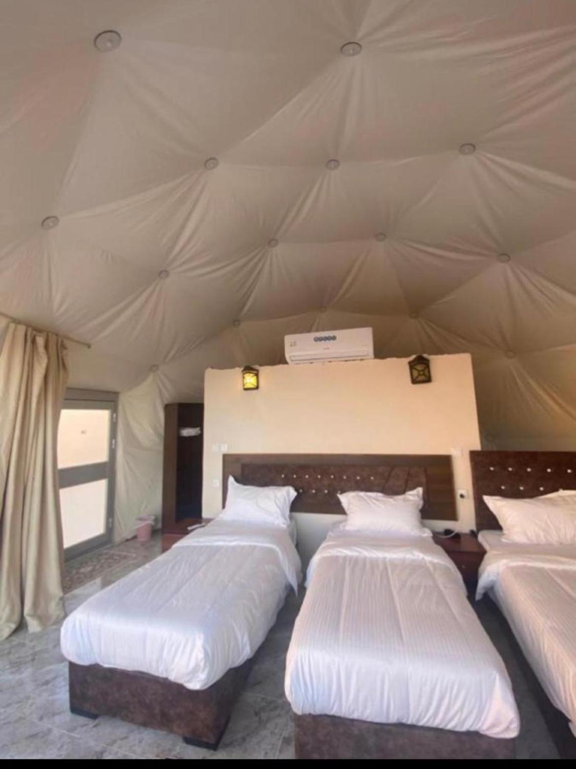 Holiday Inn Luxury Camp Wadi Rum Esterno foto