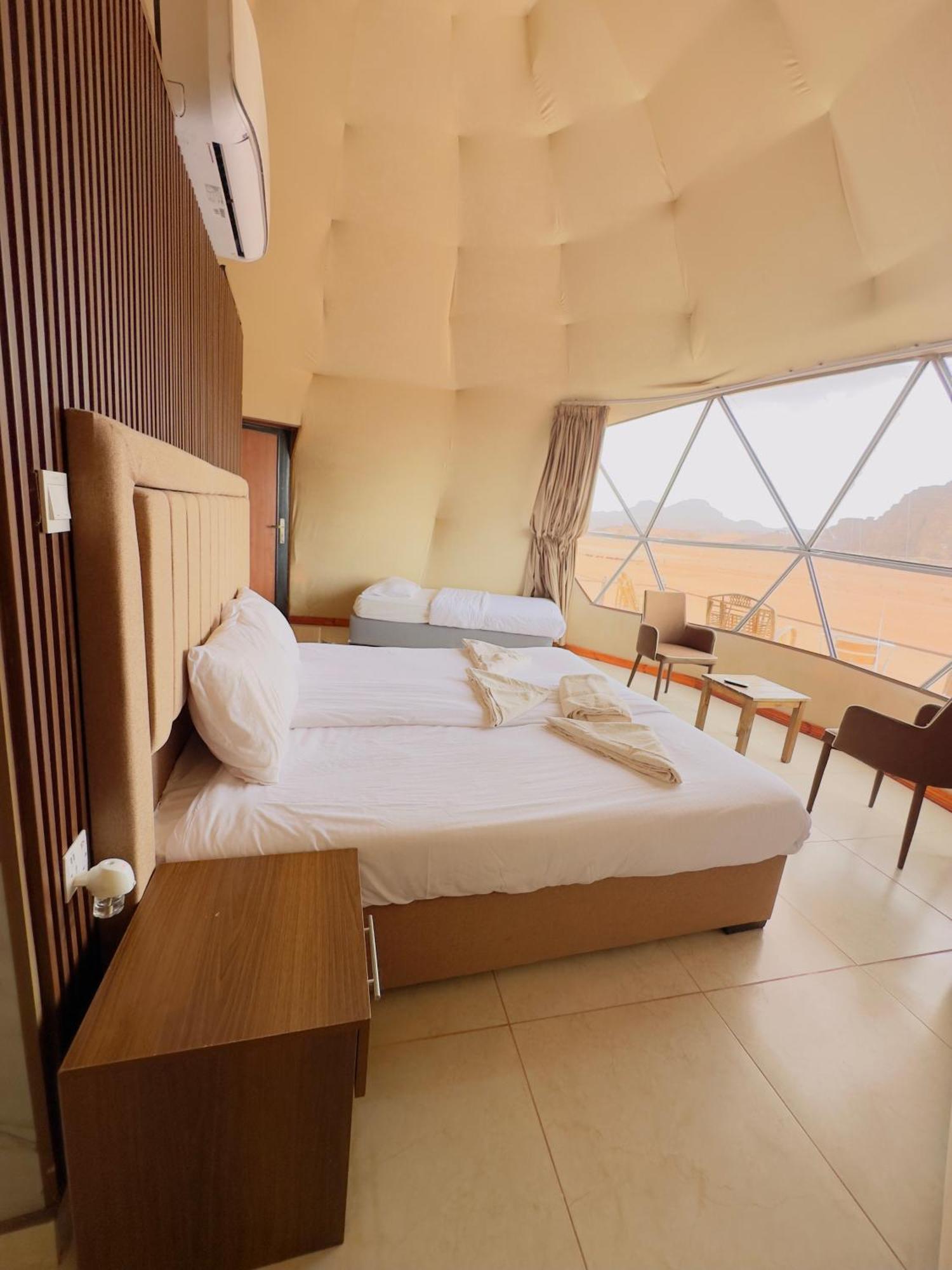 Holiday Inn Luxury Camp Wadi Rum Esterno foto